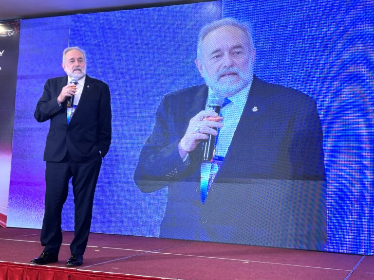 Professor Marek Kasperski
